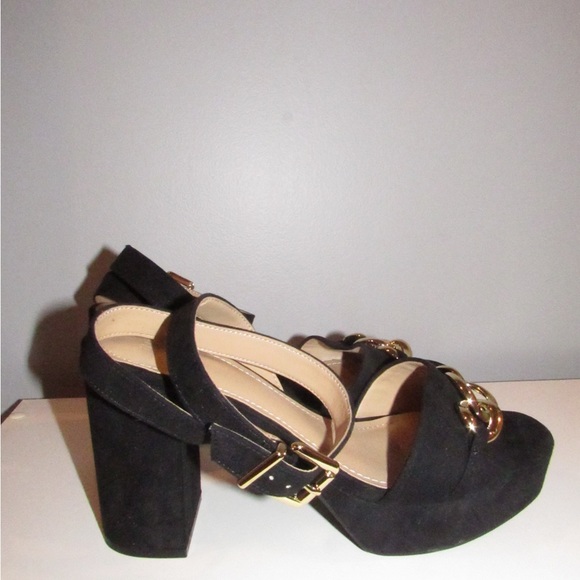 H&M NWOT Platform Sandal Heel with Gold Chain - Picture 3 of 5